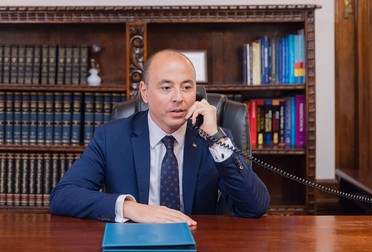 Andrei Muraru, ambasadorul României în SUA, pentru Libertatea, după imaginile cu standul de la târgul din New York: „Rușinos! Nu am văzut nicio demisie”. Foto: Facebook Andrei Muraru