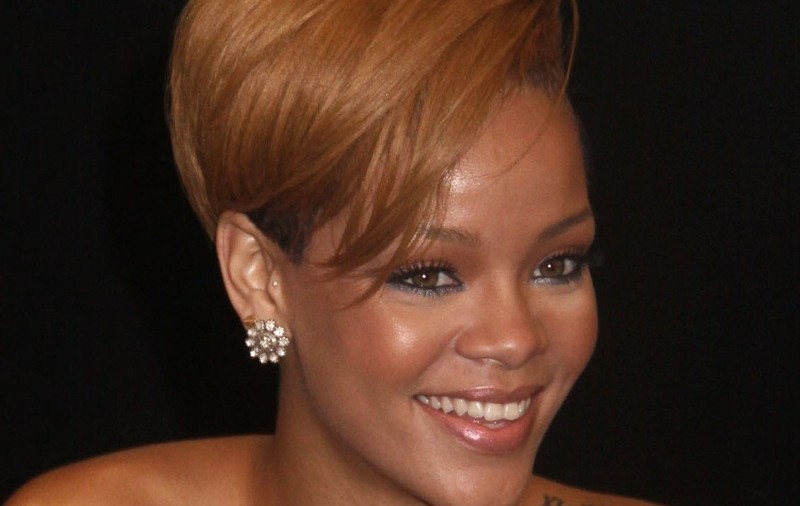 Rihanna are 13 tatuaje