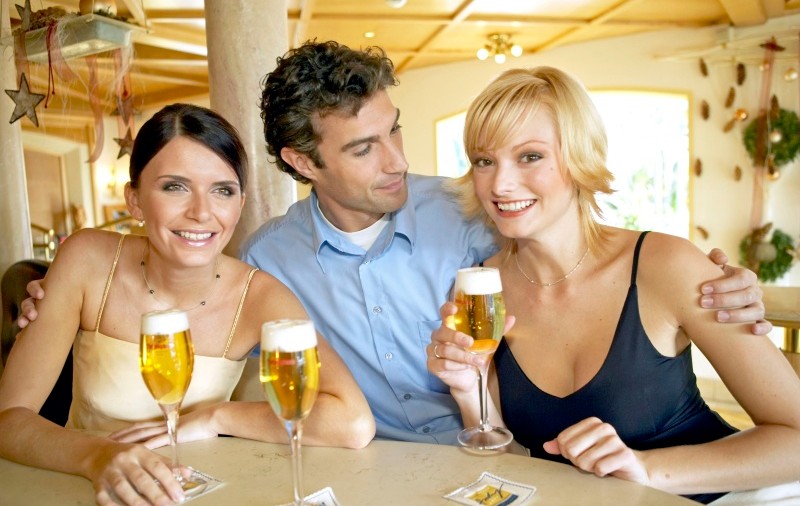 Bărbaţii cu mult estrogen sunt macho