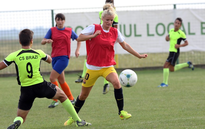 EXCLUSIV / O zi din viața unei echipe feminine de fotbal: "Visez la Barça!"