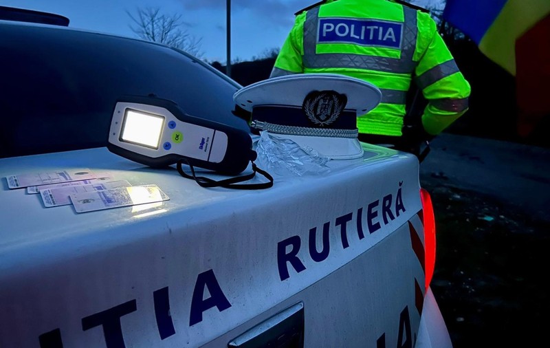 O șoferiță de 26 de ani, băută și drogată, a lovit şase maşini parcate pe o stradă din Slatina