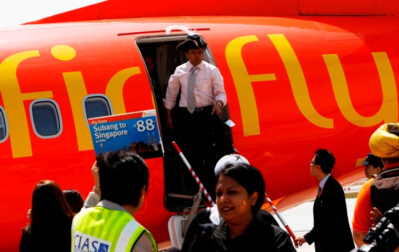 Revoltă într-un avion low-cost! Află ce au făcut pasagerii!