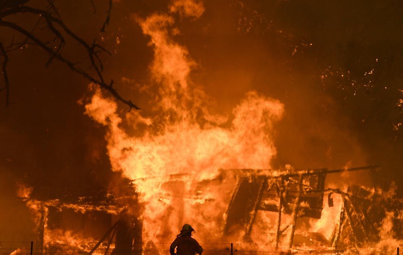 Mii de persoane evacuate din cauza incendiilor din Australia