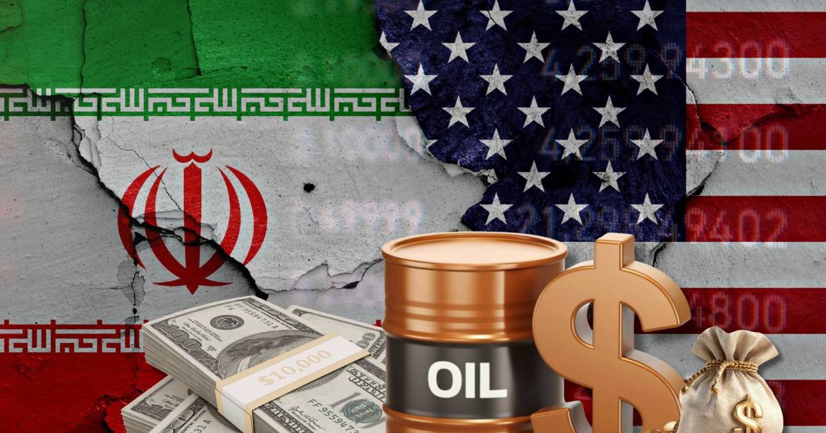 Butoaiele de petrol, simbolurile dolarului de aur și teancurile de bani plasate pe steagurile iranian și american ilustrează relația complexă energetică, economică și geopolitică dintre aceste două țări