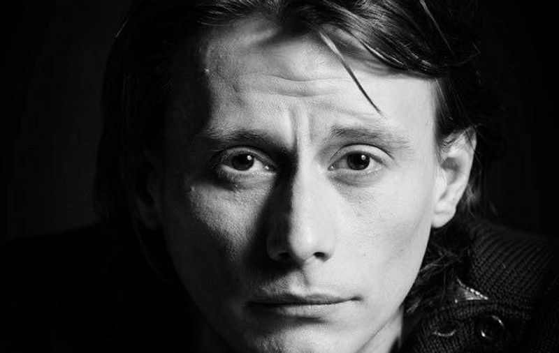 Actorii independenți riscă să fie evacuați din case pentru că nu-și pot plăti chiria. Marius Manole încearcă să strângă fonduri pentru a-și ajuta colegii