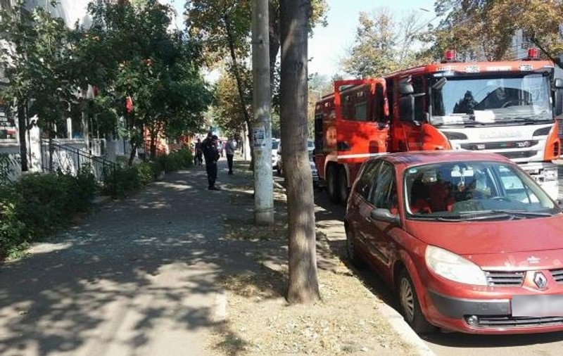 Explozie în Brăila. Doi oameni, răniți după ce un apartament a sărit în aer