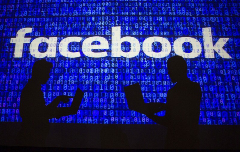 Facebook lucrează la o pereche de ochelari inteligenți