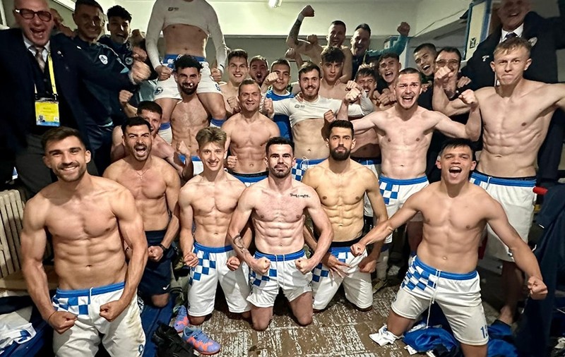 Echipă de liga a doua, fizic de Champions League. Fotbaliștii de la Corvinul, poză virală după ce au bătut-o pe CFR cu 4-0: „I-am făcut și la pătrățele”