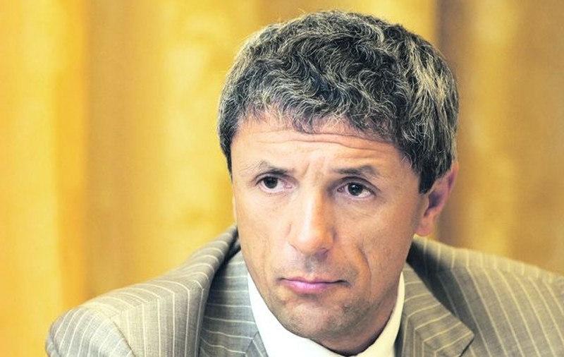 ANAF Craiova a scos la licitaţie mai multe bunuri aparţinând Şcolii de Fotbal Gică Popescu