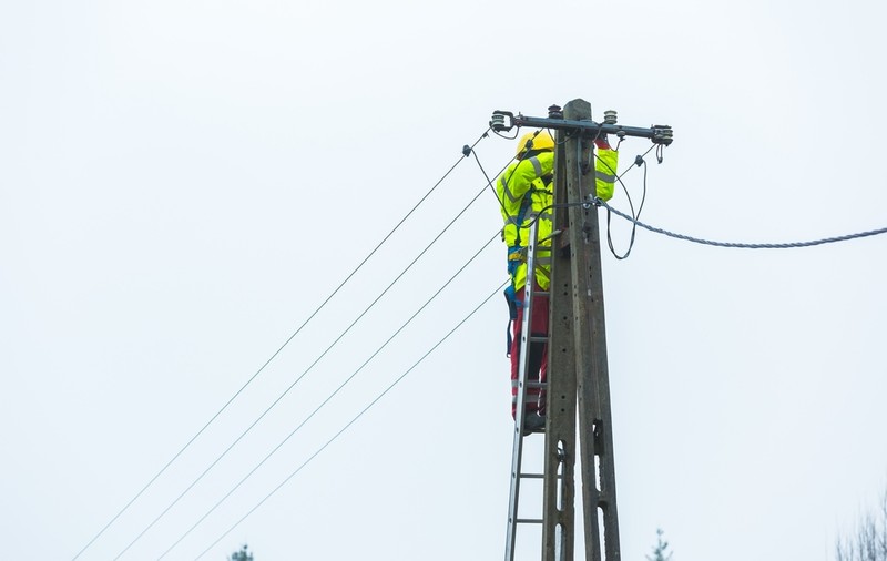 19 minute fără electricitate în 3 județe ale țării. Pană masivă de curent în Brașov, Covasna și nordul județului Prahova