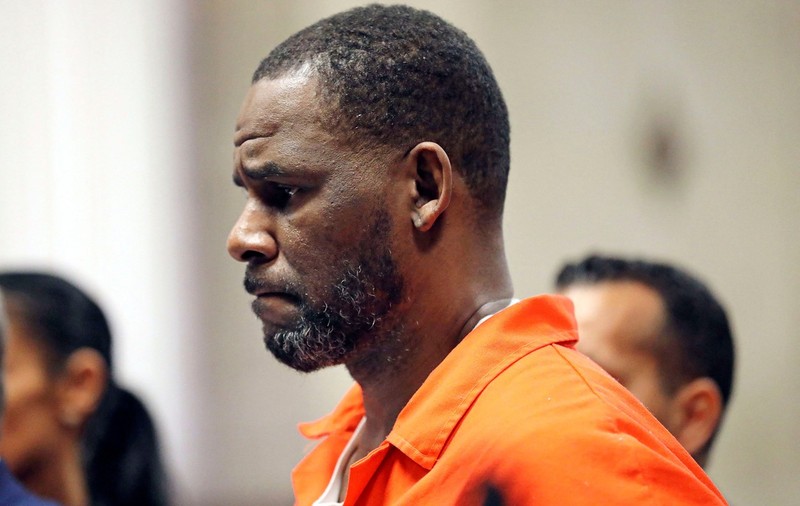 R. Kelly a fost condamnat la încă 20 de ani de închisoare, într-un dosar de pornografie infantilă. Cât va ispăși din pedeapsă