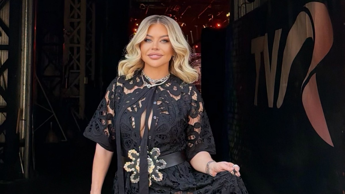 Loredana Groza a purtat o rochie neagră transparentă