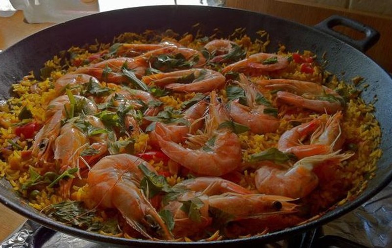 Rețetă delicioasă: Cum faci paella spaniolă, pas cu pas