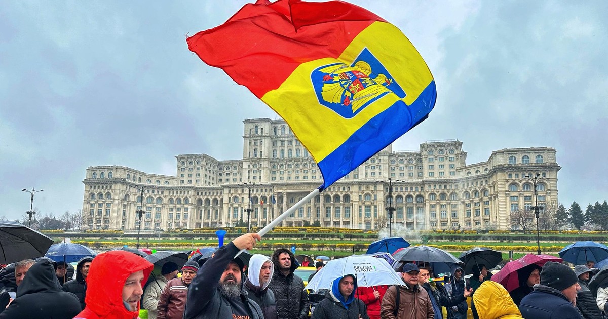 O nouă zi de proteste ale taximetriștilor în Piața Constituției din București, miercuri, 13 martie. Foto: Eli Driu / Libertatea