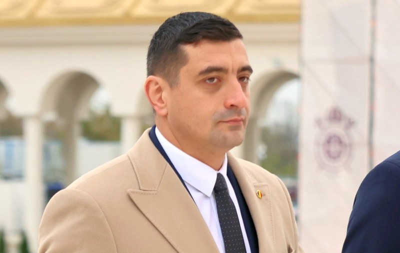 Un membru AUR dintr-o secție de votare din Buzău a lovit un jurnalist cu mașina. Partidul lui George Simion: „Oamenii sunt obosiți, stresați”