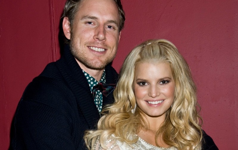Jessica Simpson vinde haine de un miliard de dolari 