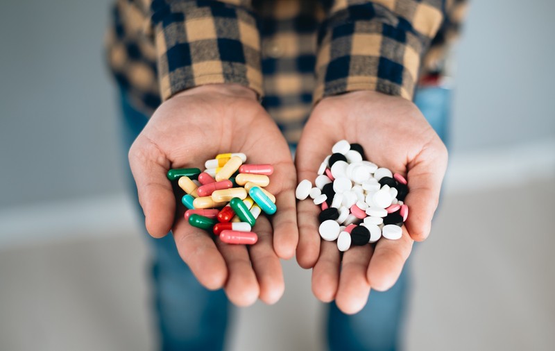 Excesul de reclame la medicamente dăunează sănătății mintale. Sau cum ajungi să te simți suferind de toate bolile lumii