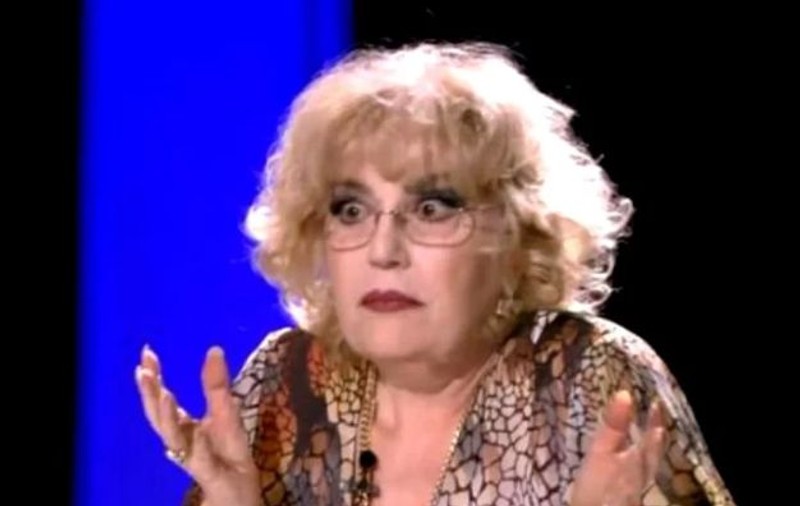 Corina Chiriac, „băgată în spital” de România TV. Reacția cântăreței: „Vă promit știri de la avocatul meu!”