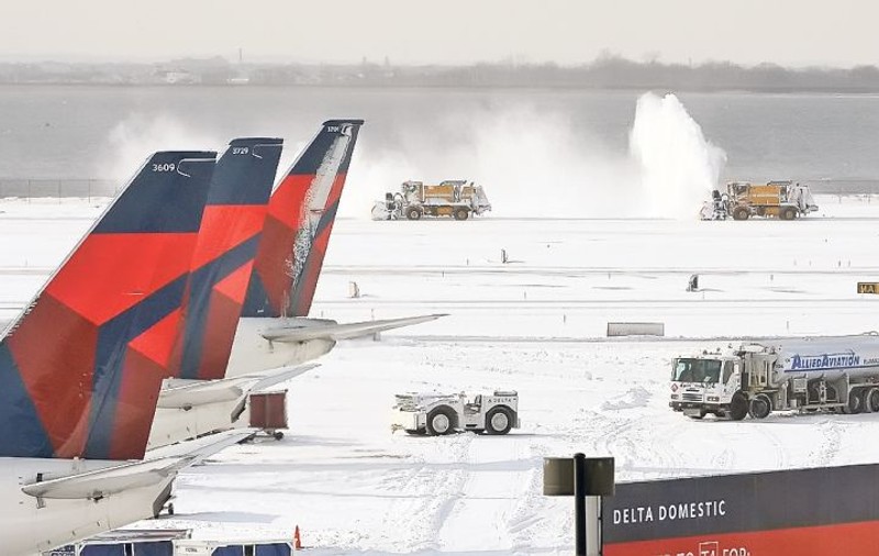 ÎNTÂRZIERI pe Aeroportul Otopeni