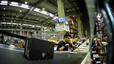 Depozitul eMAG in ziua de Black Friday