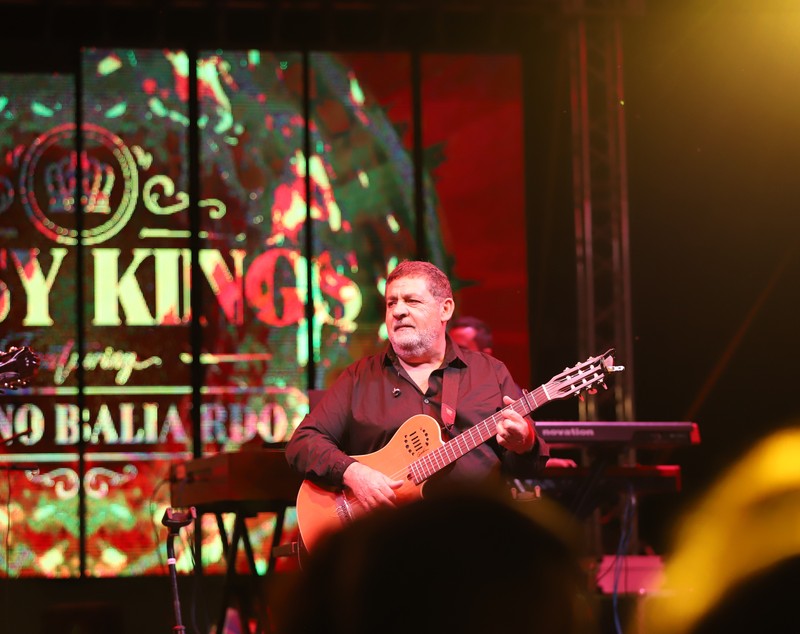 Seară latino la Festivalul Borșului Lipovenesc din Jurilovca. Concertul Gipsy Kings s-a prelungit cu un spectaculos foc de artificii: „România, I love you!” | FOTO REPORTAJ