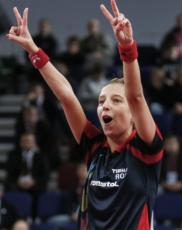 Eliza Samara a fost timidă, dar s-a tratat și a ajuns mare sportivă. Terapie cu medalii! ^Antrenorii săi vorbesc despre lungul drum al ”reginei” de la tenis de masă de la tulburările de vorbire din copilărie și emoțiile nestăvilite la titlul continental