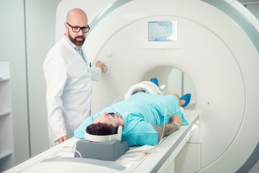 RMN-ul este eficient pentru analizarea țesuturilor moi, articulațiilor, coloanei vertebrale, organelor abdominale şi genitale