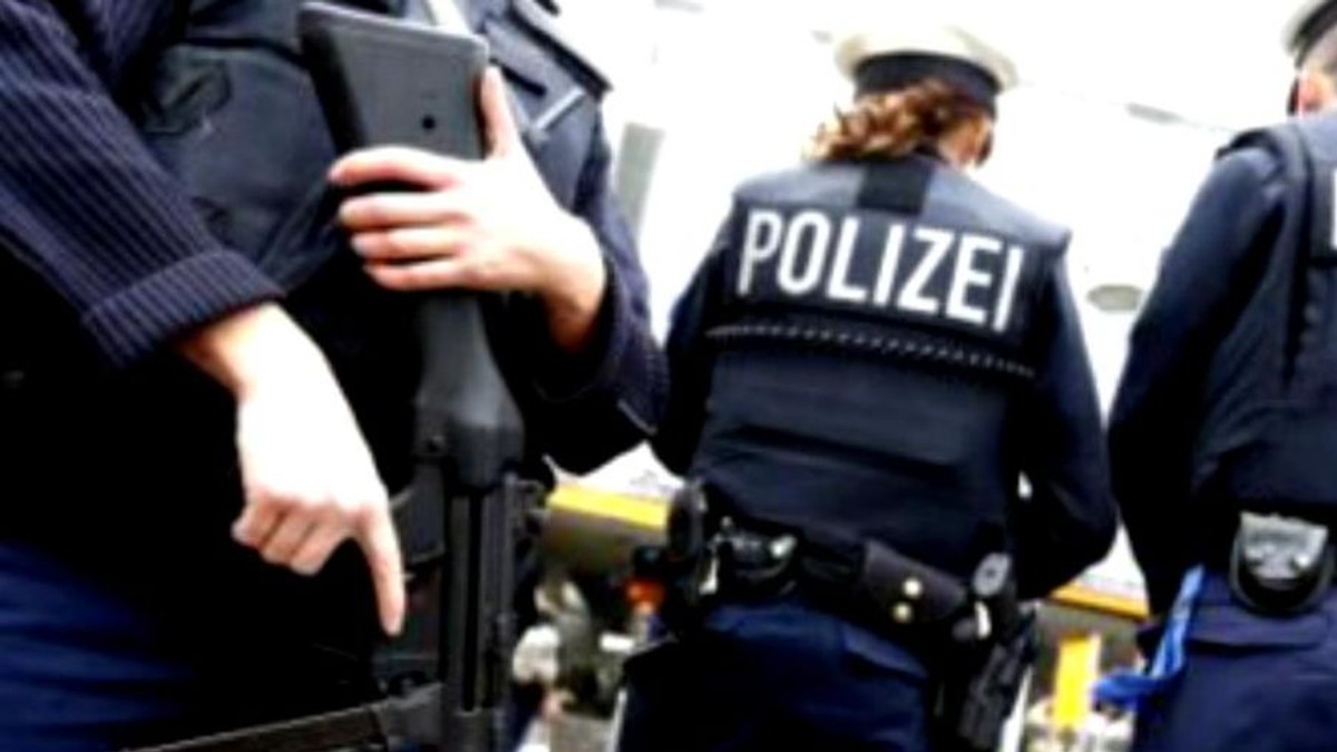 Doi oameni au fost împușcați la o sinagogă în Germania. Atacatorul este căutat de poliție