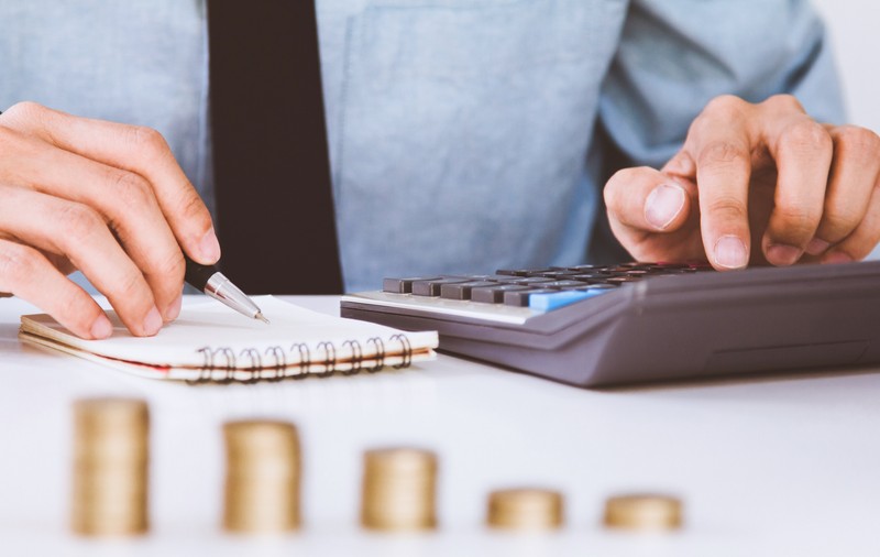 Filozofia „Black Friday”: în piață toți fură, dar nu e drept să taxăm! De ce taxarea înseamnă oxigen în spital și școli mai bune