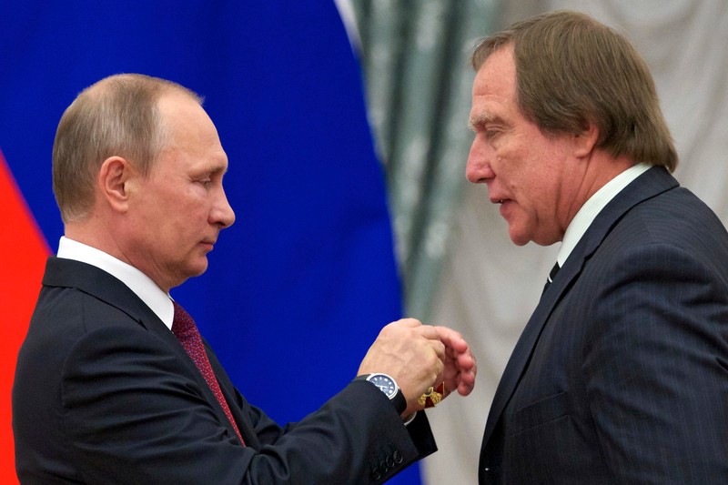 Roldugin a fost decorat în 2016 de Putin Foto: EPA