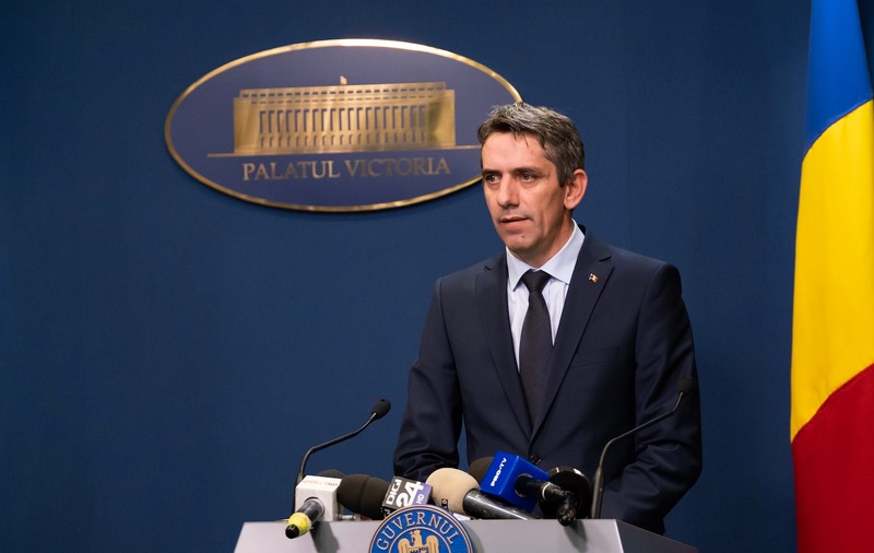 Guvernul Orban a anulat plecarea fostului purtător de cuvânt Nelu Barbu la Shanghai şi l-a rechemat pe consulul general de la Milano