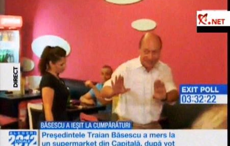 Băse a ieşit la cumpărături în ziua votului! „Tu crezi că nevasta-mea ţine cont de alegeri?! Mi-a dat listuţa şi gata...” VEZI ce a luat de la supermarket