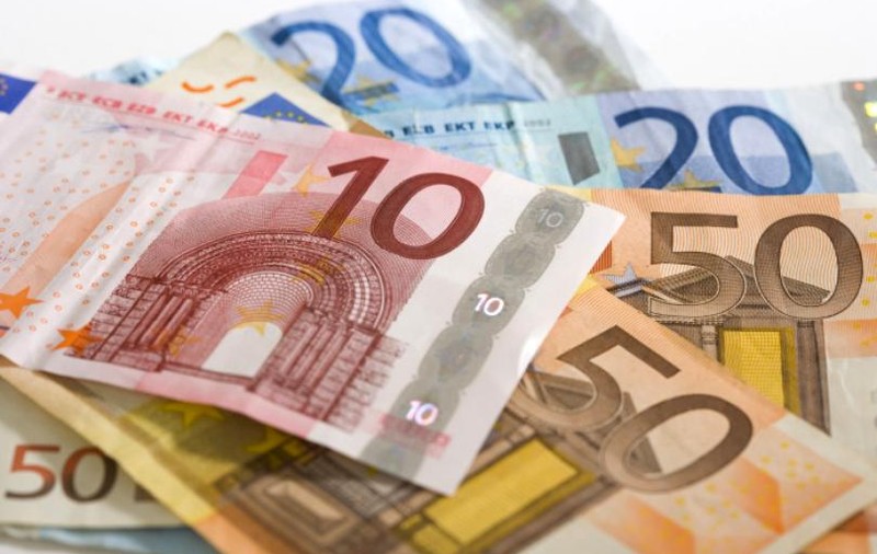 Leul s-a apreciat luni în fața euro. Moneda națională a ajuns la 4,6590 lei pentru un euro