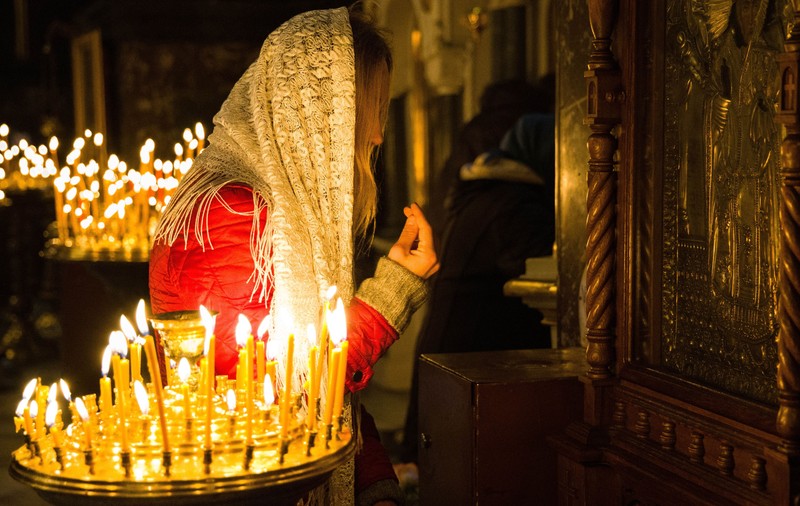 Kievul sfătuiește oamenii să nu meargă la biserică de Paște, de teama unui atac rusesc. „Nu uitați că țara e în război”