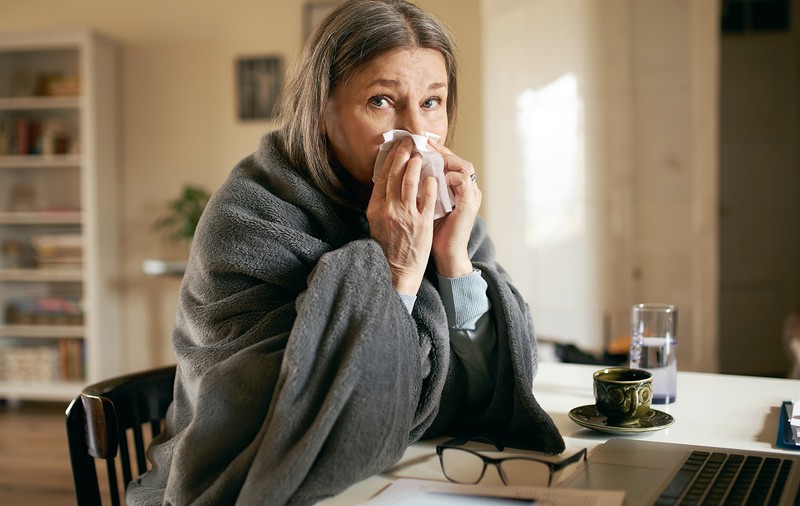 Cum să previi răceala în sezonul rece: sfaturi practice și remedii naturale