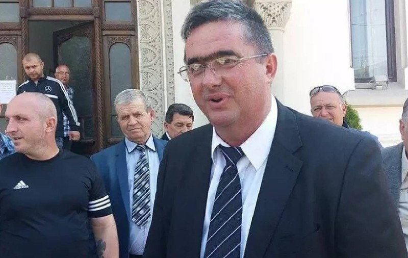 Cine e Salvador Caragea, „sprânceana lui Batman” și pensionar special, numit administrator la o firmă de armament: „Pe domnul Miruță l-am cunoscut de copil”