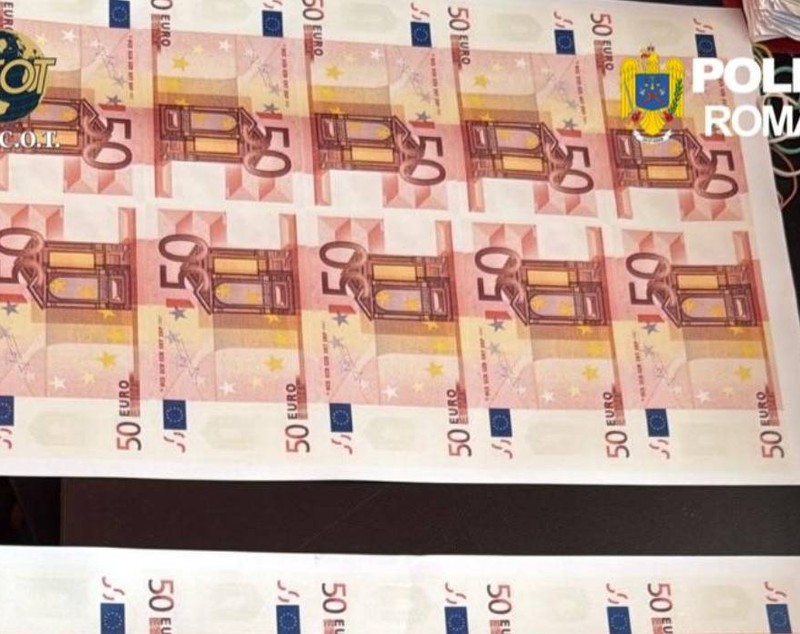Un italian a învățat 3 români să falsifice bancnote: au construit o fabrică de bani falși la Suceava și i-au dus apoi în Bulgaria