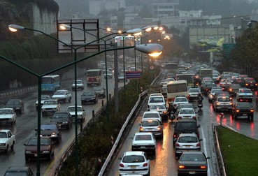Trafic blocat într-o zi ploioasă în Teheran Foto: EPA