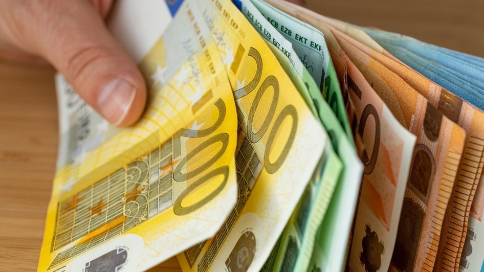 Mai multe bancnote de euro