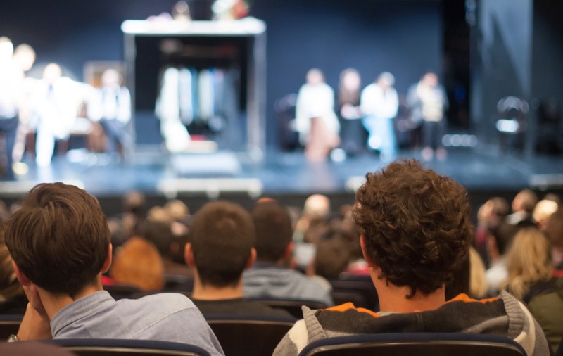 Ce poți să faci în București în weekendul 26 - 27 aprilie 2025: proiecții de film, teatru, petreceri