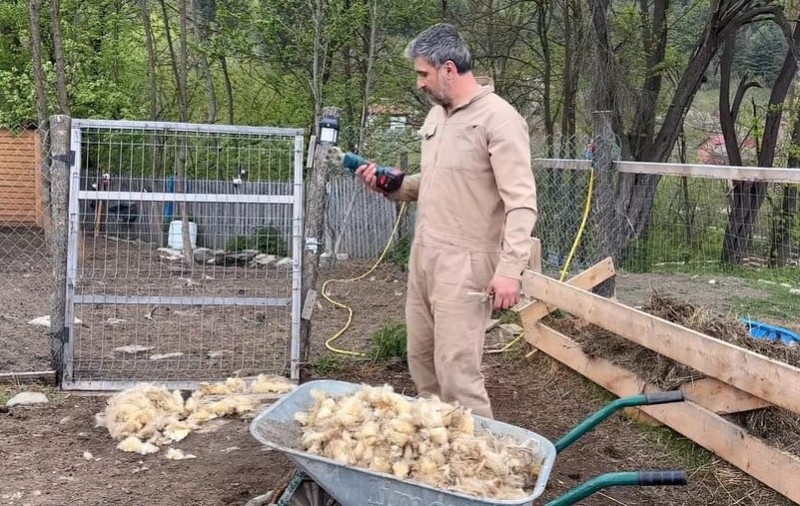 Dragoș Bucur, noi detalii despre viața la țară: „Noroc cu poliția”. Cu ce vecini se înțelege „foarte prost”