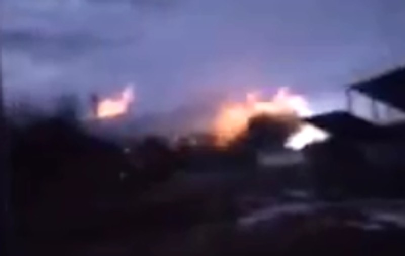Lovitură aeriană la Jîtomîr: centrală termică avariată, clădire rezidențială distrusă, ferestrele a două spitale, sparte de suflul exploziei
