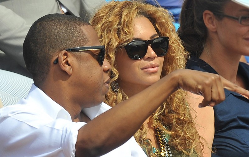 Jay-Z a fost lovit de... noroc. De sărbători s-a ales cu un Veyron şi 1.000.000 $