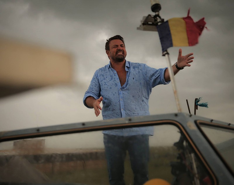 Horia Brenciu, din culisele filmării  noului videoclip. Ce l-a pus regizorul să facă | FOTO
