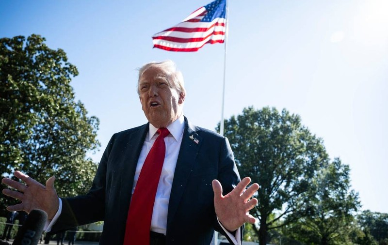 Administrația Trump amenință și anunță concedieri în masă dacă președintele va considera că negocierile privind shutdownul „nu duc nicăieri”