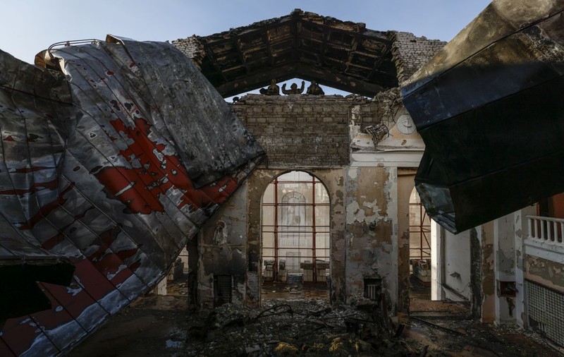 Ucrainenii susțin că l-au identificat pe „ucigașul numărul 1”, colonelul rus care a dat ordinul de a bombarda teatrul din Mariupol