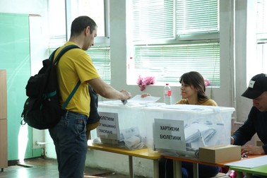 Bulgarii votează pentru alegerile generale la Sofia din aprilie 2026. Sursa foto: Profimedia