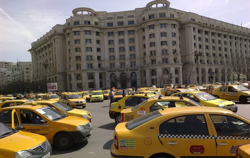 Taximetriştii din Bucureşti ameninţă: “Pe 17 aprilie vom bloca oraşul!”