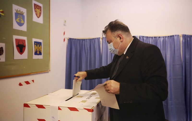 Nelu Tătaru, la ieşirea de la urne: „Am votat pentru o Românie normală. Trebuie să pregătim viitorul generaţiei copiilor noştri”