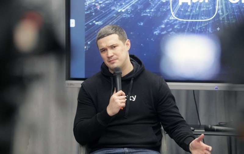Omul din umbra lui Zelenski. Tânărul de 31 de ani care a convins marile companii să plece din Rusia